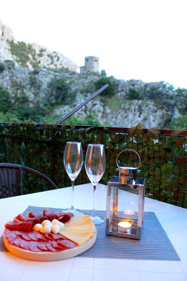 Apartments Nature Omis Exterior photo
